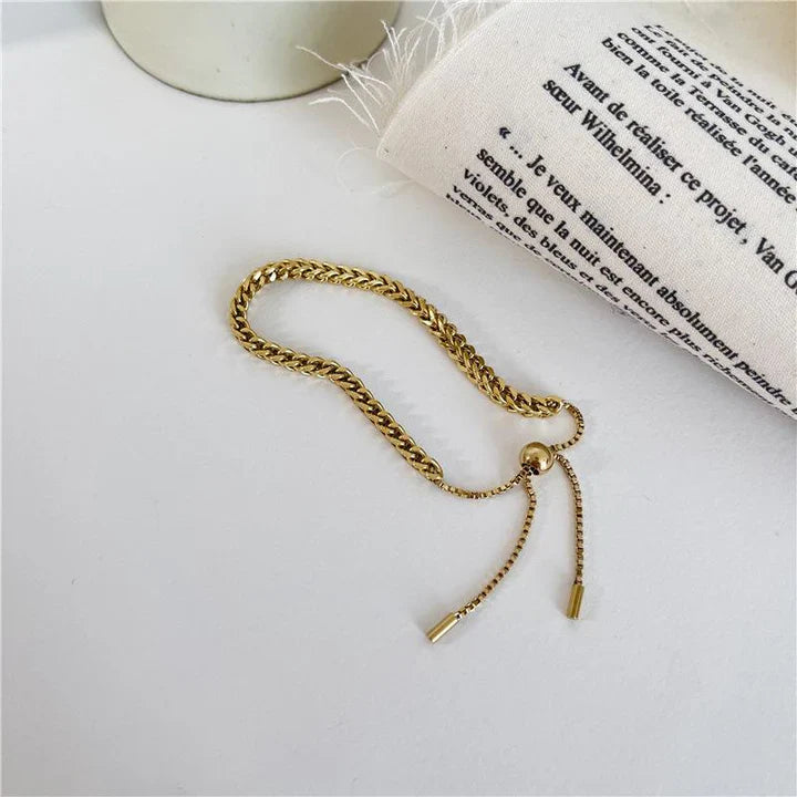 Lucetta Invicta Bracelet | Gold